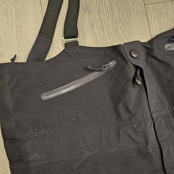 Arc'teryx Men's  Black  Bib Ski Pants - Picture 5 of 11